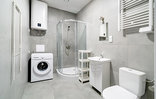 Bathroom with toilet - dormitory Młyn Studios